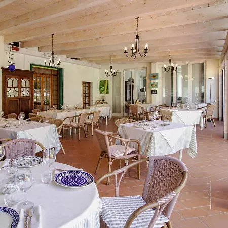 Sette Archi فندق