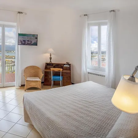 Sette Archi מלון 3*