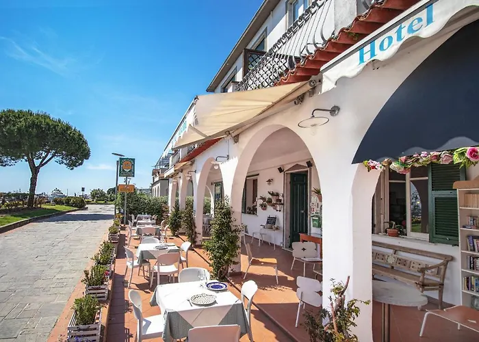 Hotell Sette Archi Bocca di Magra